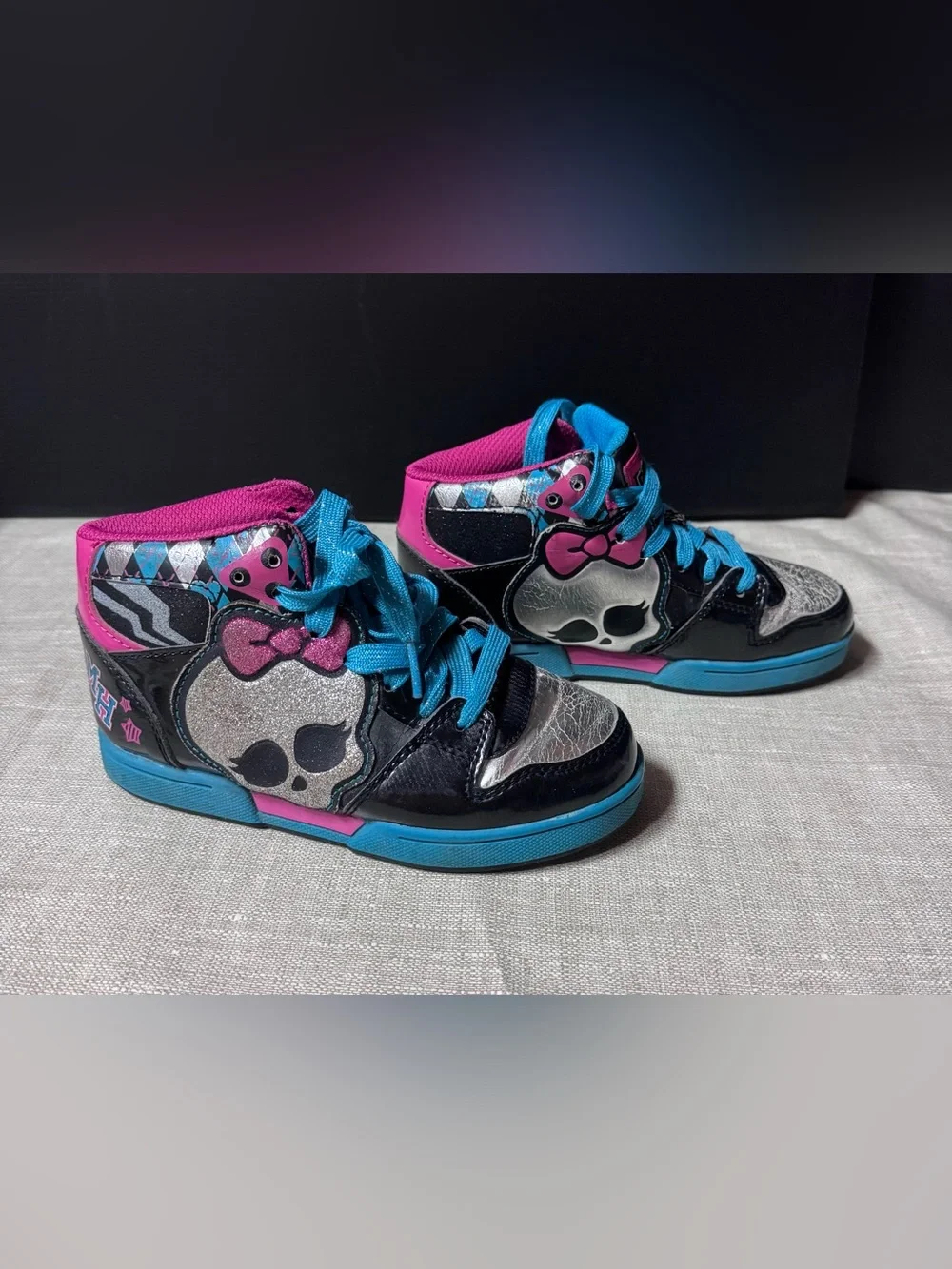 monster high Black, Blue & Pink Kids' High-Top Sneakers